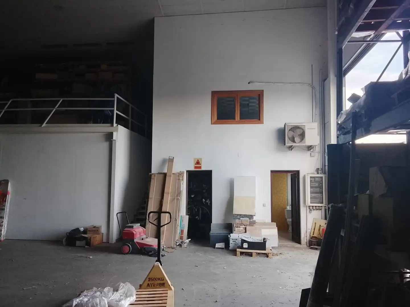 Nau industrial en venda en El Hoyo de Pinares 