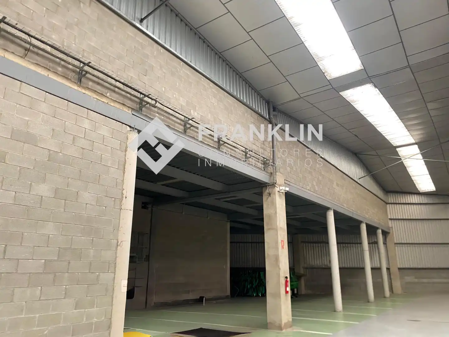 Nau industrial en venda a Carrer dels Basters, Palau-solità i Plegamans
