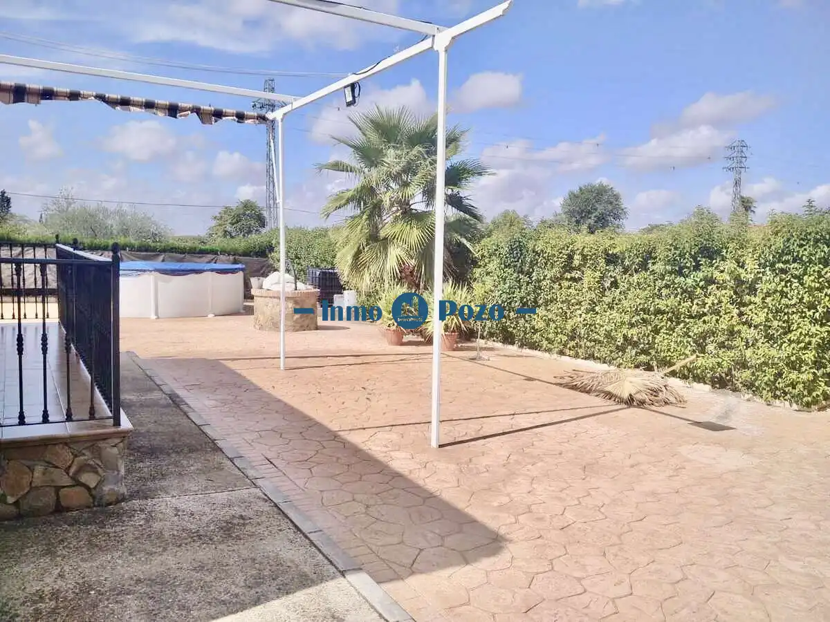 Houses for sale in Almendralejo  with Air Conditioner, Terrace and Storage room