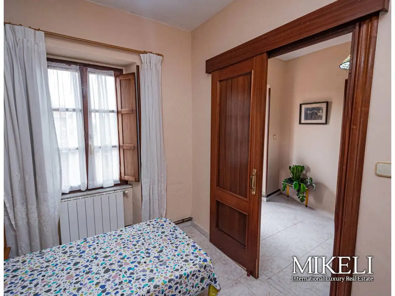 Dormitori de Casa o xalet en venda en El Astillero   amb Calefacció i Jardí privat