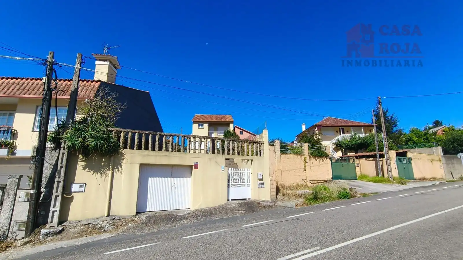Vista exterior de Casa o xalet en venda en Cangas  amb Calefacció, Terrassa i Moblat