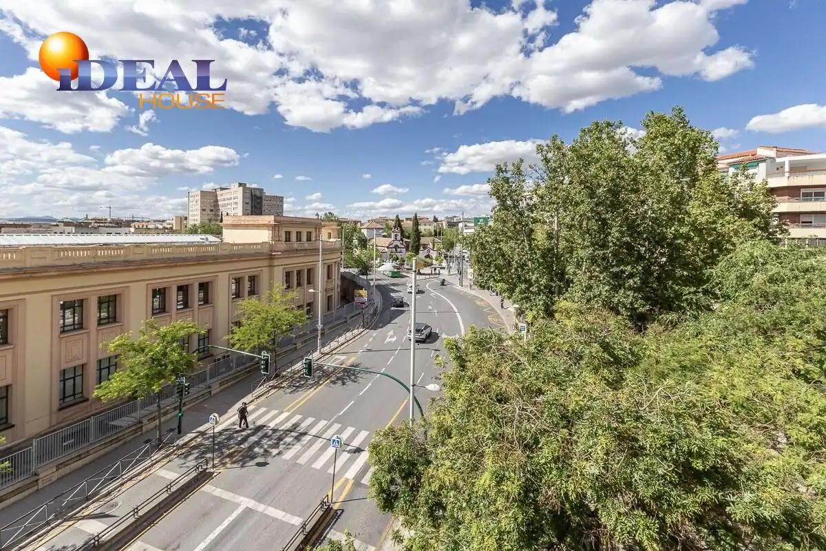 Flat with terrace for sale in Avenida DE MADRID 20, imagen 5