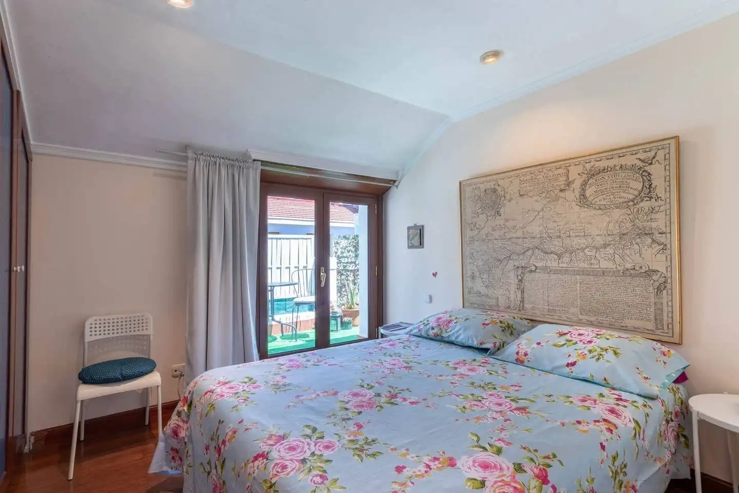 Bedroom of Flat for sale in Bilbao   with Heating, Terrace and Furnished