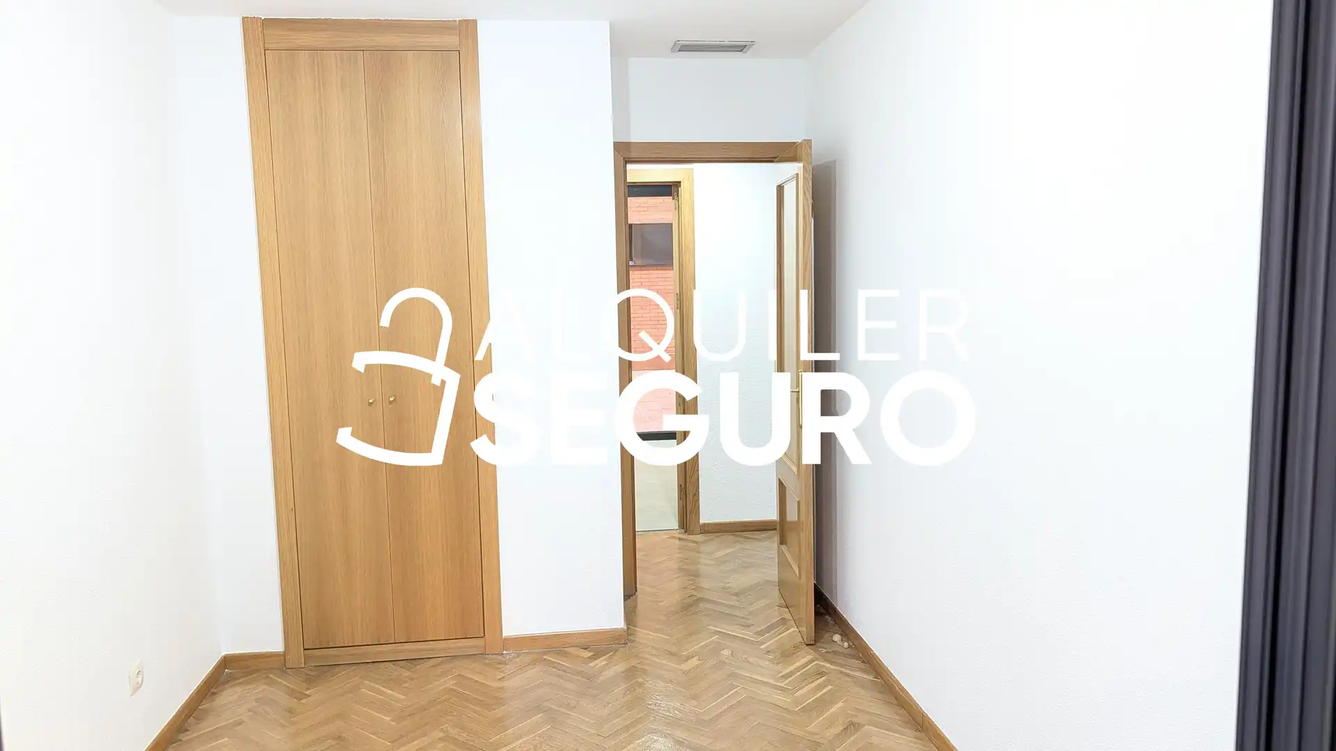 Bedroom of Flat for rent in Madrid  with Air Conditioner, Heating and Terrace