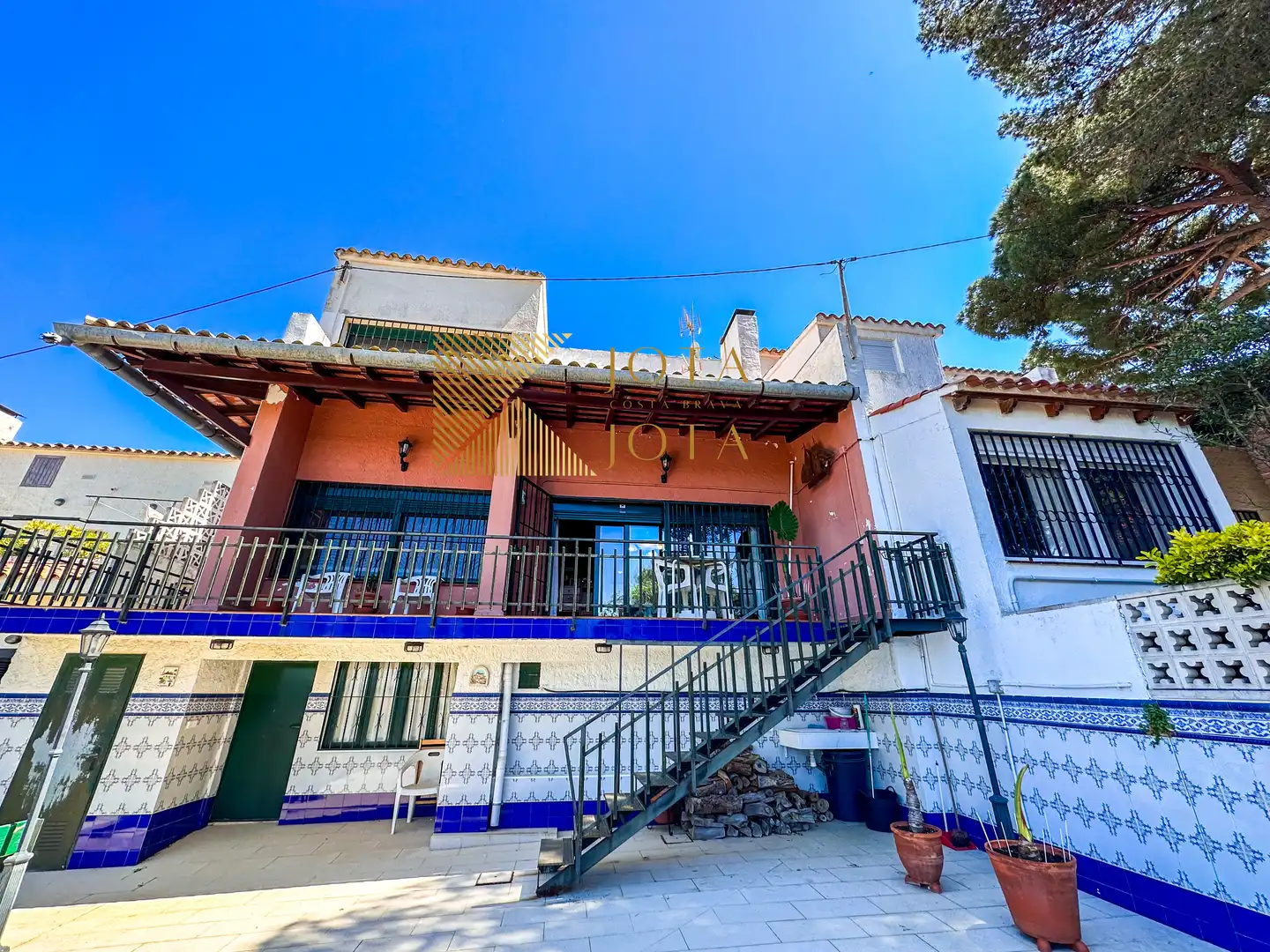 House with garden for sale in Canyelles
