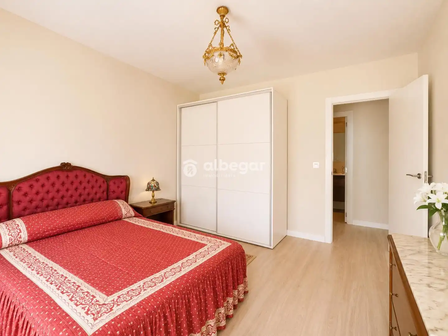 Habitación de Piso en venta en Valencia con Amueblado