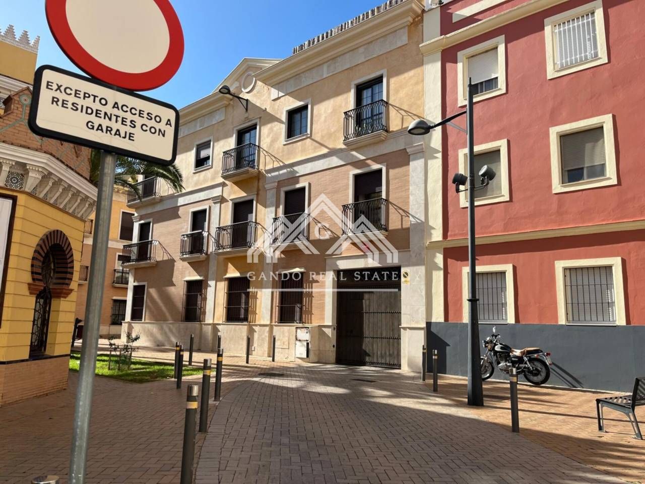 Exterior view of Garage for sale in Dos Hermanas