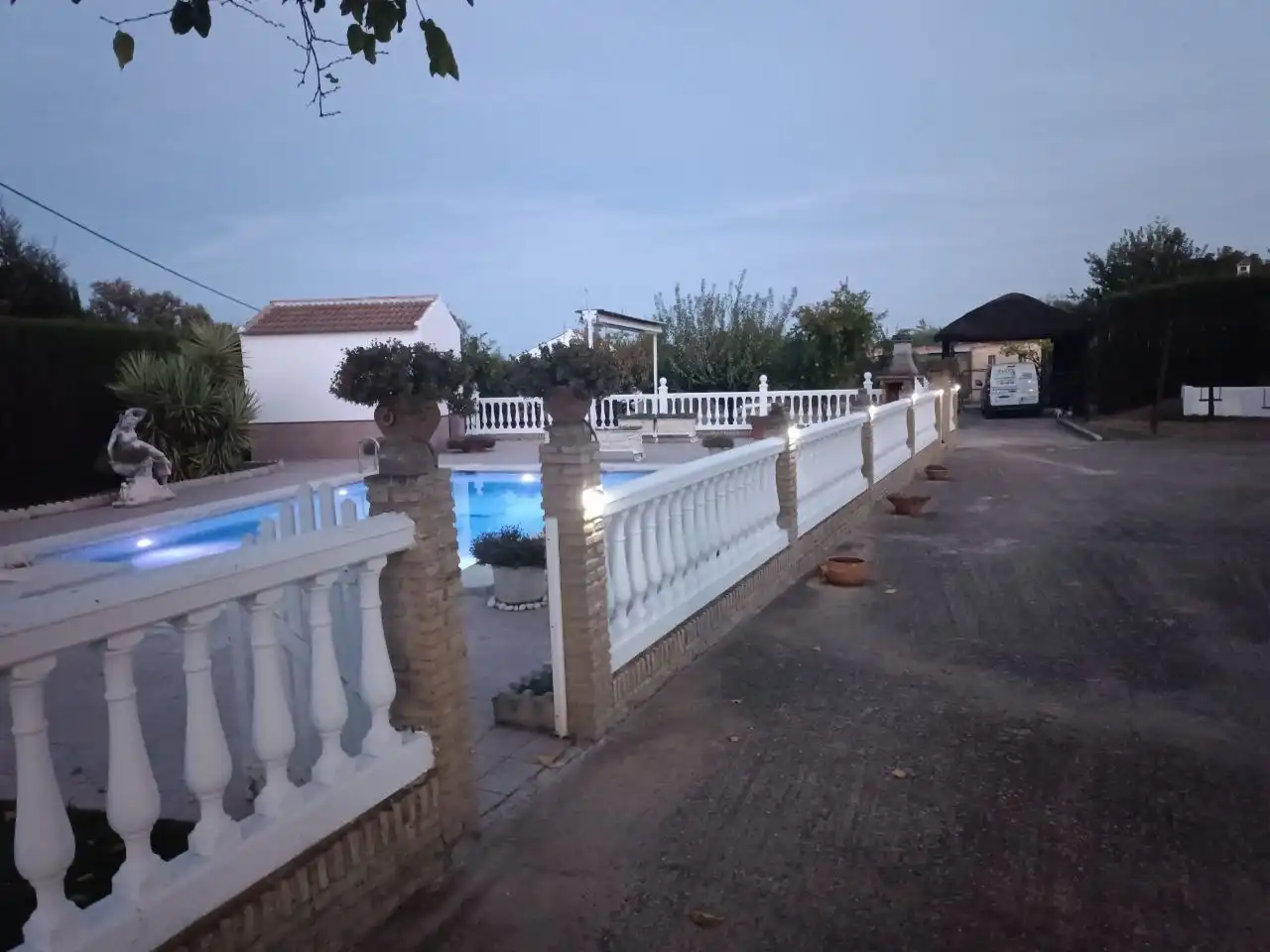 Chalet con jardín en venta en Avenida Camino Cantillana 1, imagen 23