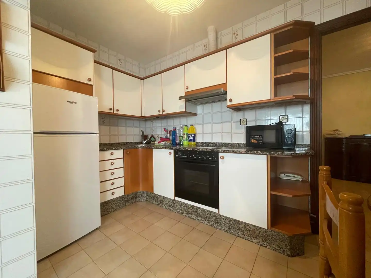 Cuina de Pis en venda en Ferrol amb Calefacció, Parquet i Terrassa