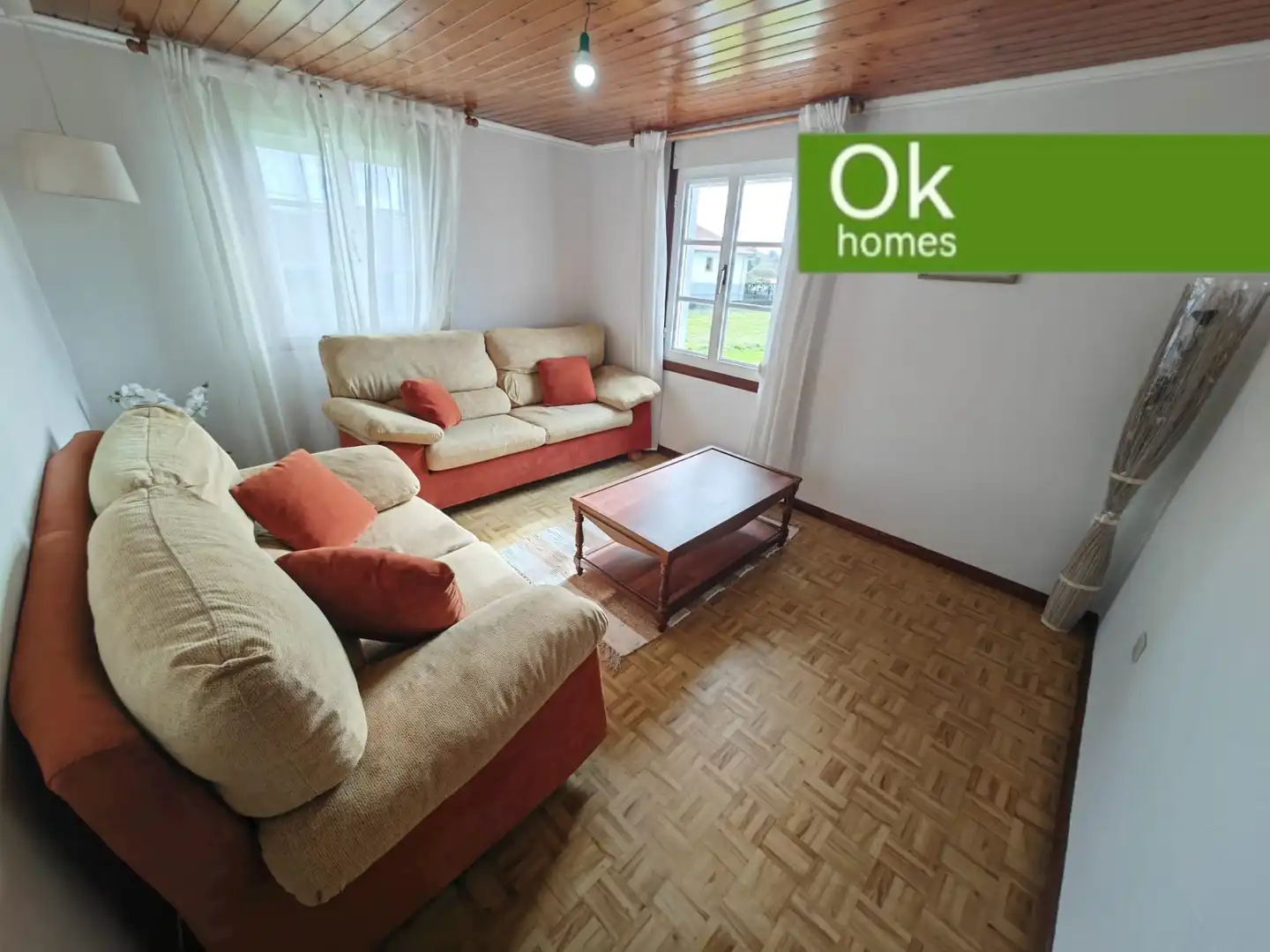 Sala de estar de Casa adosada de alquiler en Curtis con Calefacción, Trastero y Amueblado