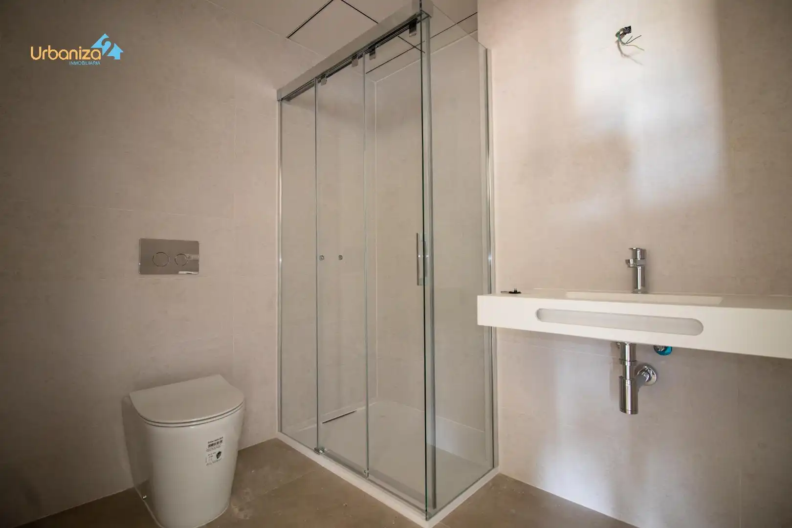 Bathroom of Flat for rent in Badajoz  with Private garden, Terrace and Community pool