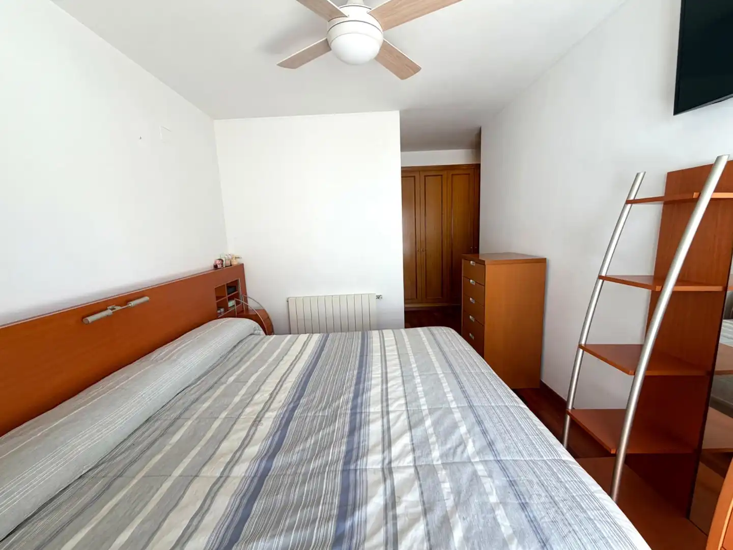 Bedroom of Attic for sale in Burjassot  with Air Conditioner, Heating and Terrace