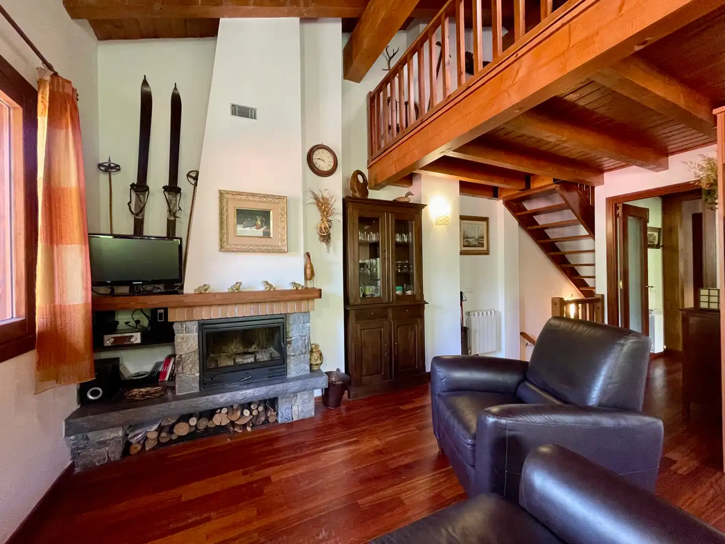 Living room of Duplexes for sale in Setcases  with Heating, Parquet flooring and Furnished