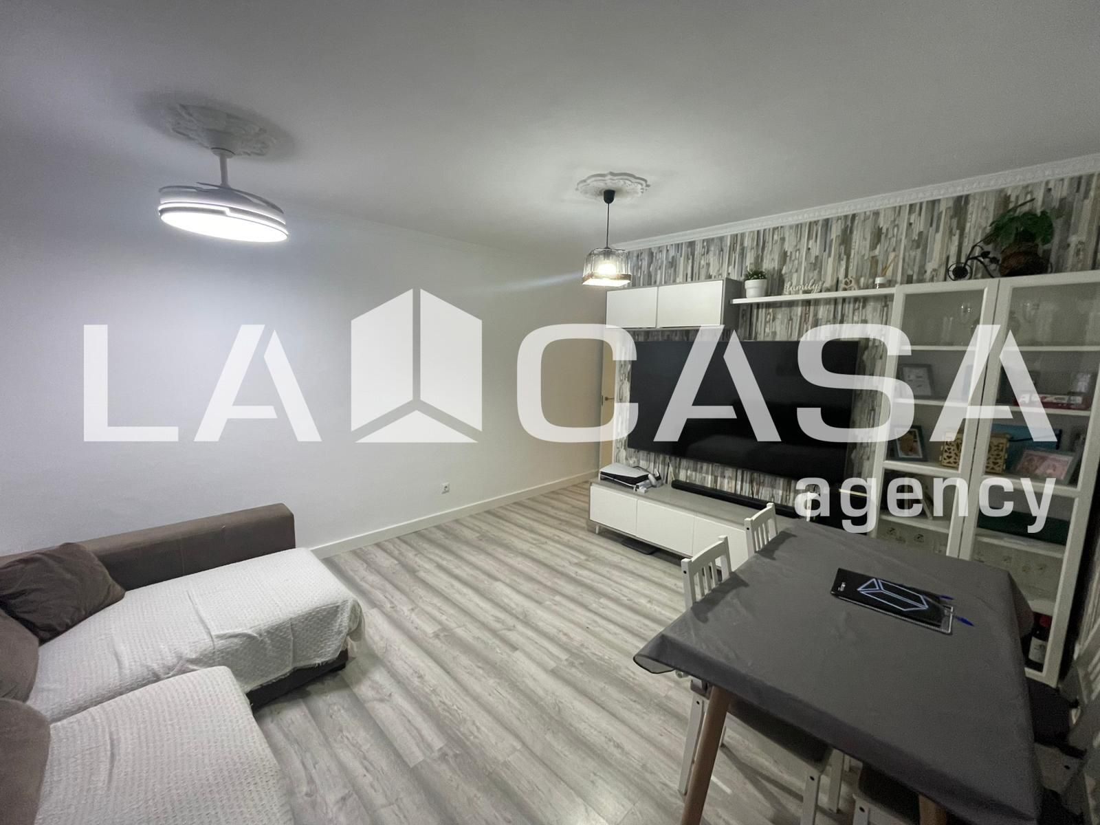 Piso en venta en Dos Hermanas con Aire acondicionado