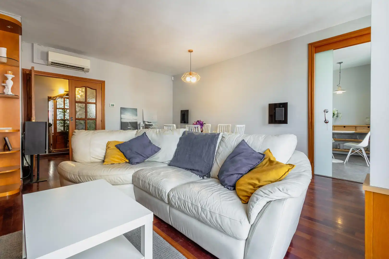 Wohnzimmer von Wohnungen zum Verkauf in L'Hospitalet de Llobregat mit Balkon