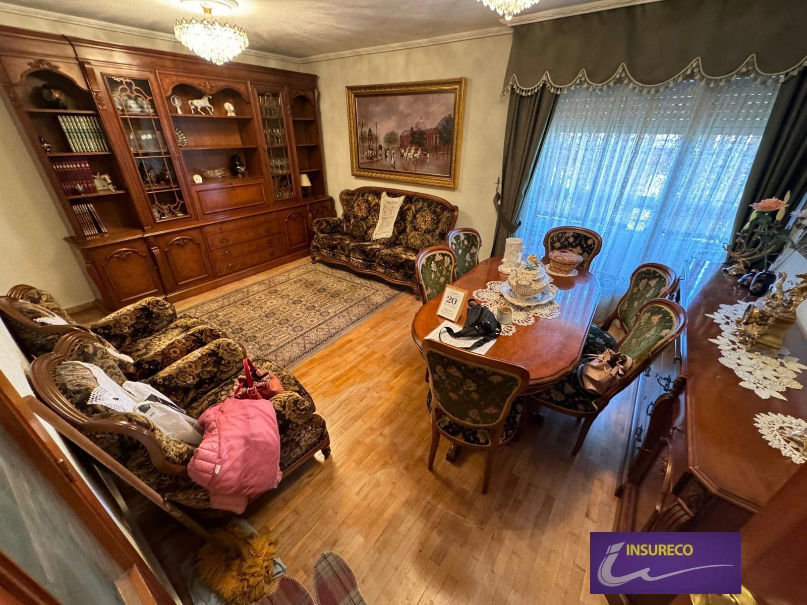 Sala d'estar de Pis en venda en La Robla  amb Calefacció, Terrassa i Traster