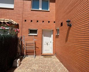 Exterior view of House or chalet for sale in Aldeamayor de San Martín  with Terrace and Balcony