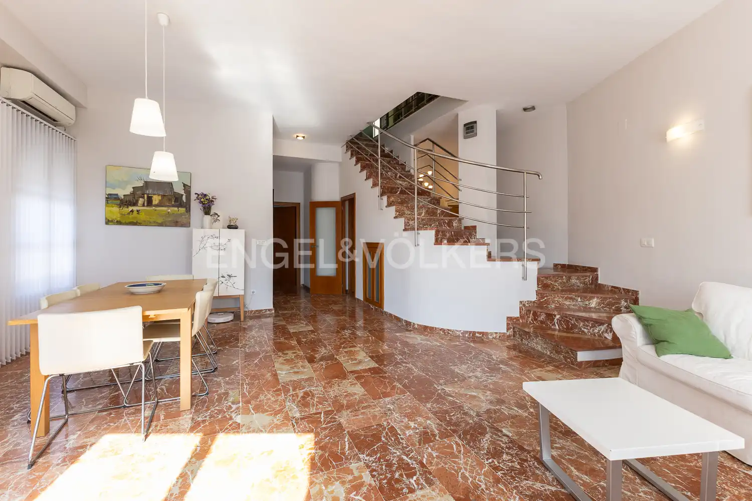 Dachboden zum Verkauf in Valencia mit Klimaanlage, Heizung und Terrasse