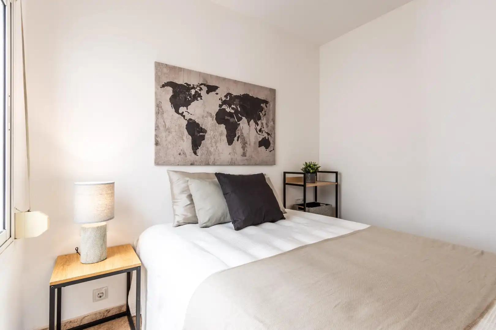 Schlafzimmer von Dachboden zum Verkauf in Terrassa mit Klimaanlage, Heizung und Terrasse