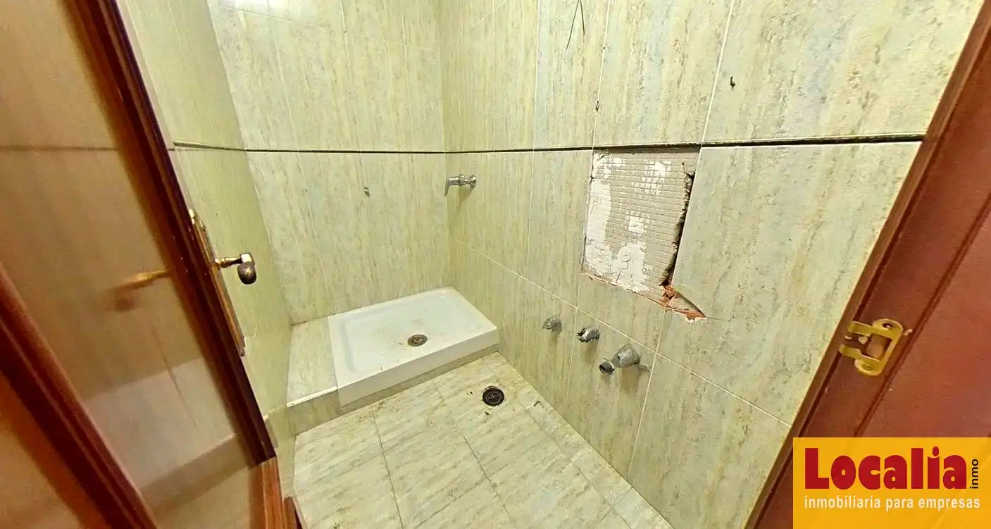 Bathroom of Flat for sale in Hazas de Cesto