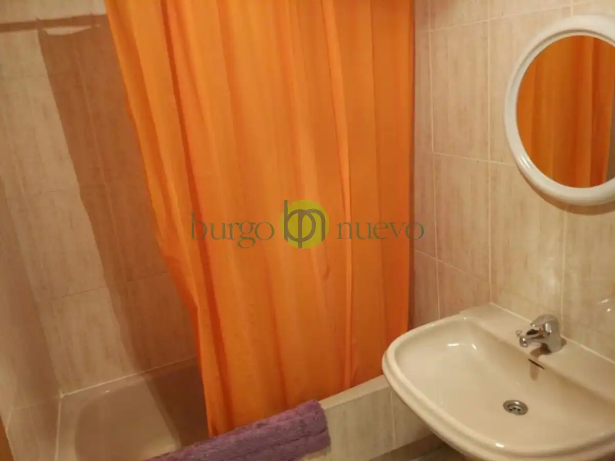 Appartement compact avec ascenseur à louer à Calle Máximo Cayón Waldaliso, imagen 9