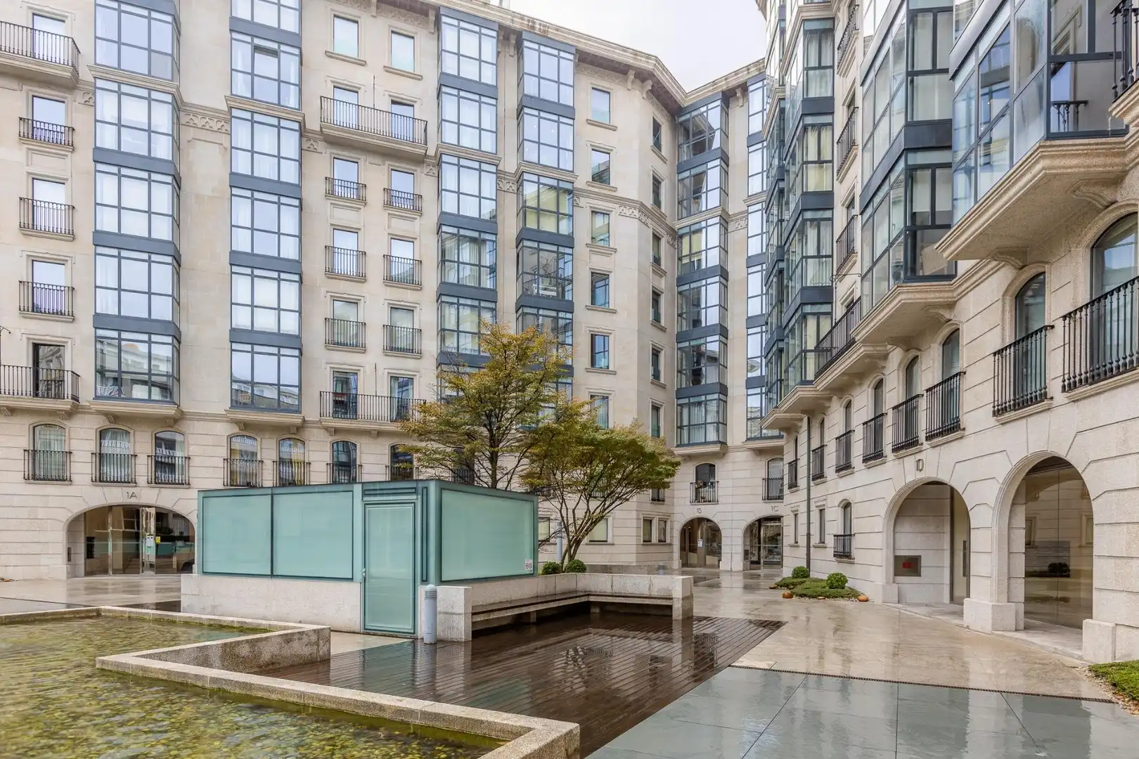Vista exterior de Piso en venta en A Coruña Capital  con Calefacción, Jardín privado y Trastero