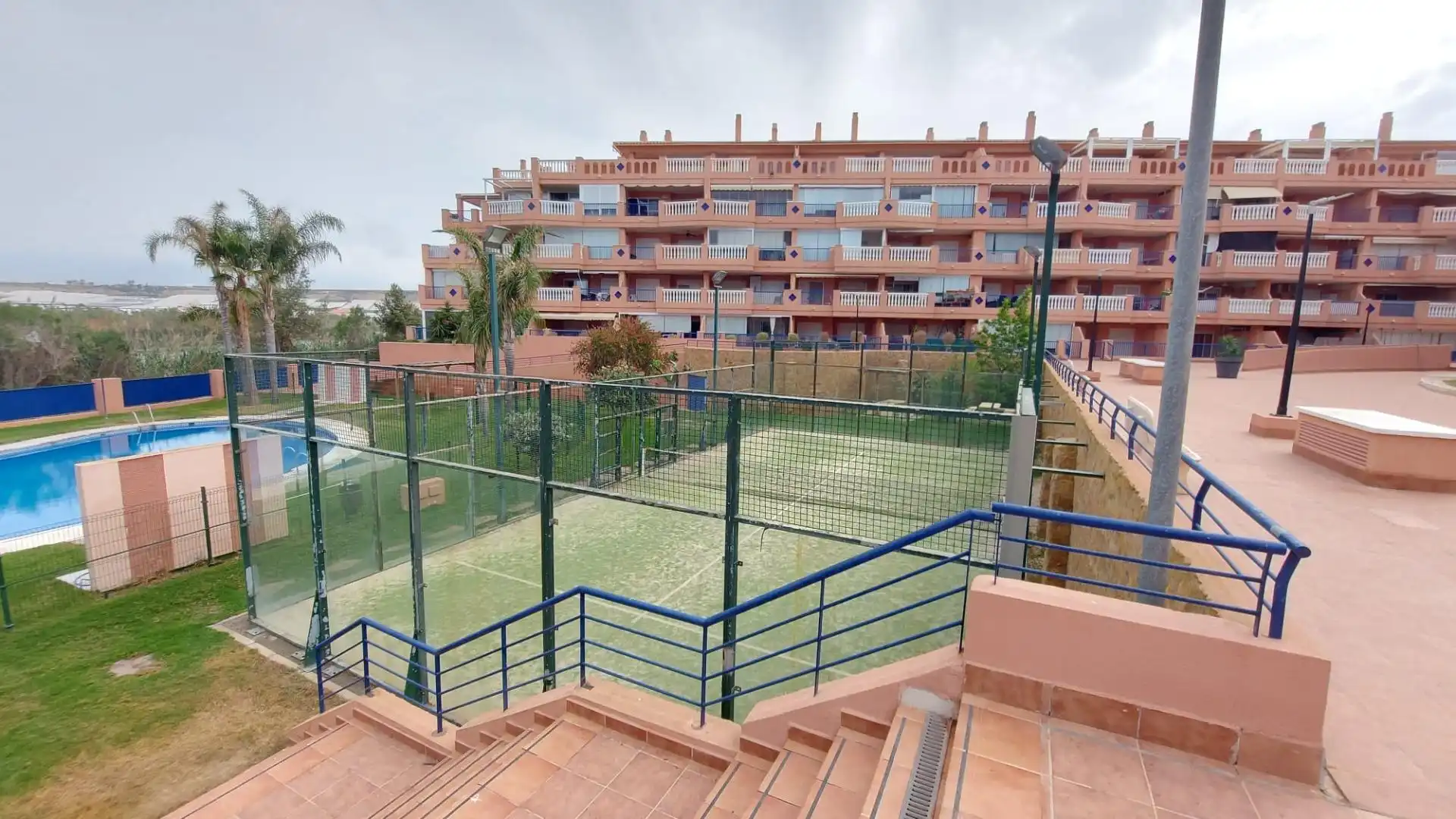 Vista exterior de Piso de alquiler en El Ejido con Aire acondicionado, Amueblado y Piscina comunitaria