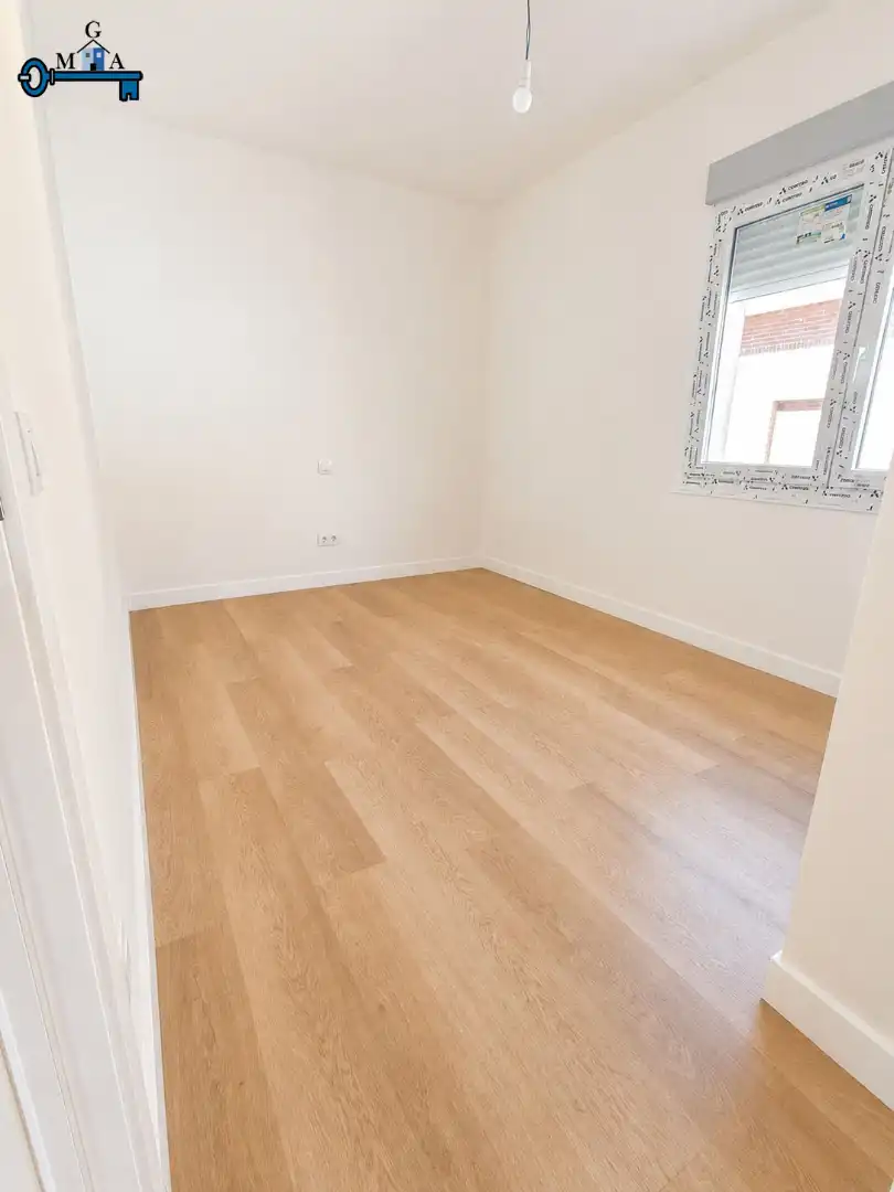 Bedroom of Flat for rent in Fuenlabrada  with Air Conditioner, Heating and Parquet flooring