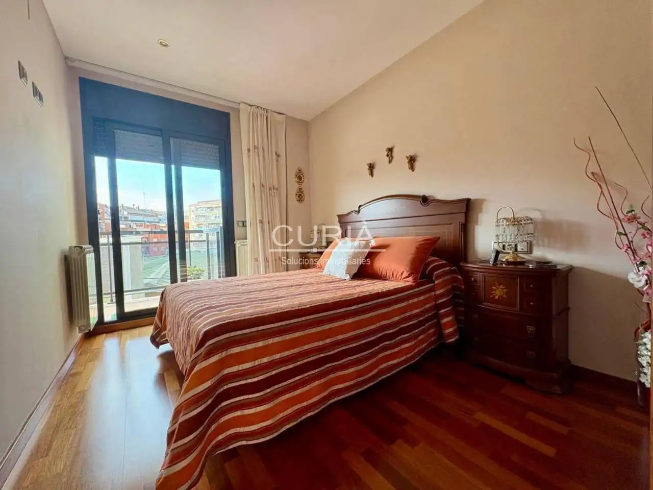 Piso en venta en Instituts - Universitat