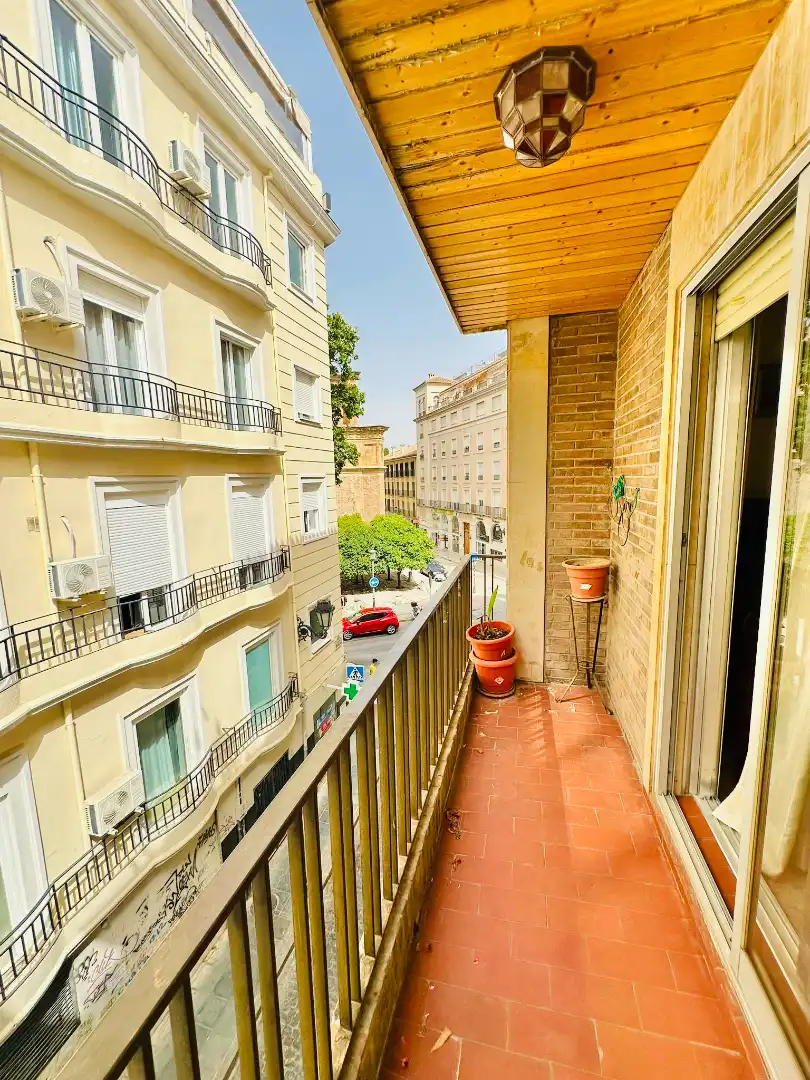 Außenansicht von Wohnung zur Miete in Granada mit Heizung, Möbliert und Waschmaschine