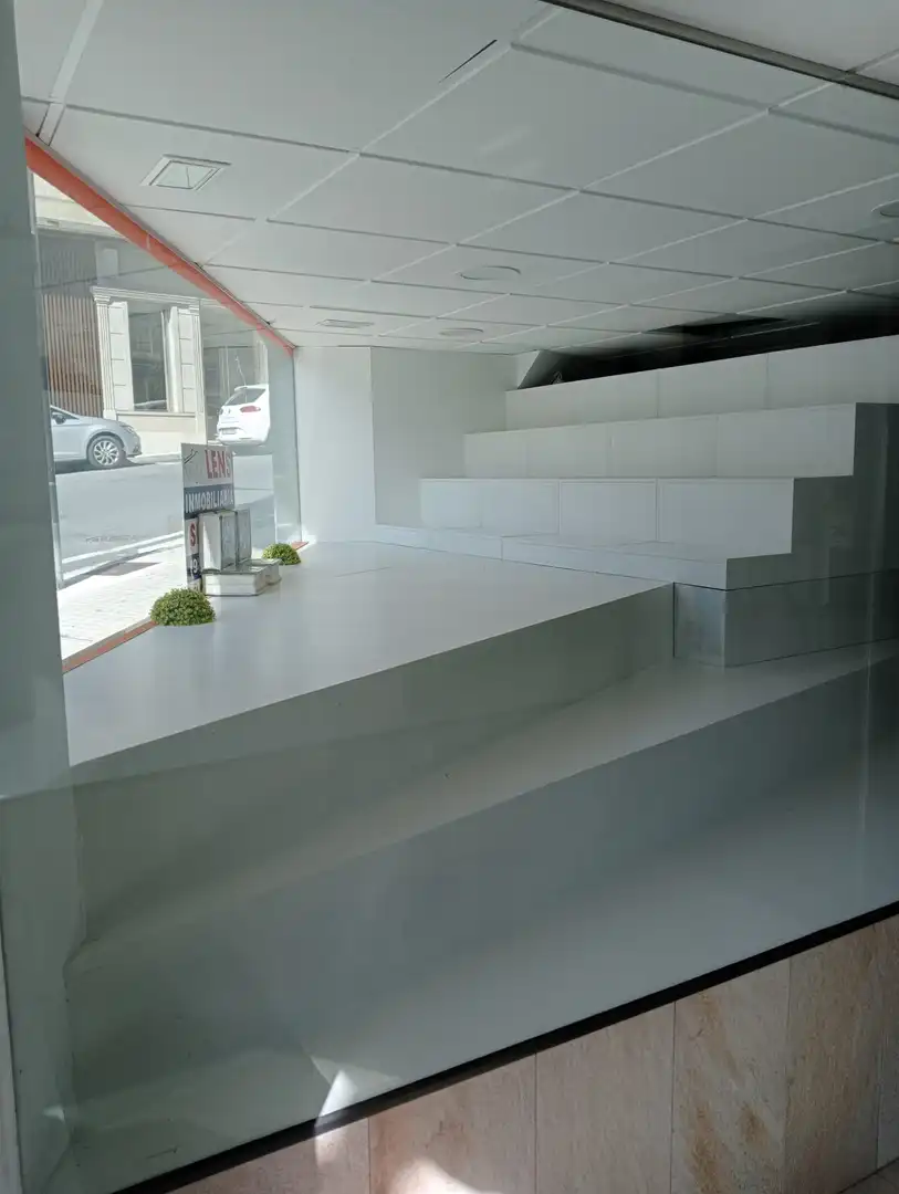 Commercial properties for rent in Avenida Santiago, 17, Negreira