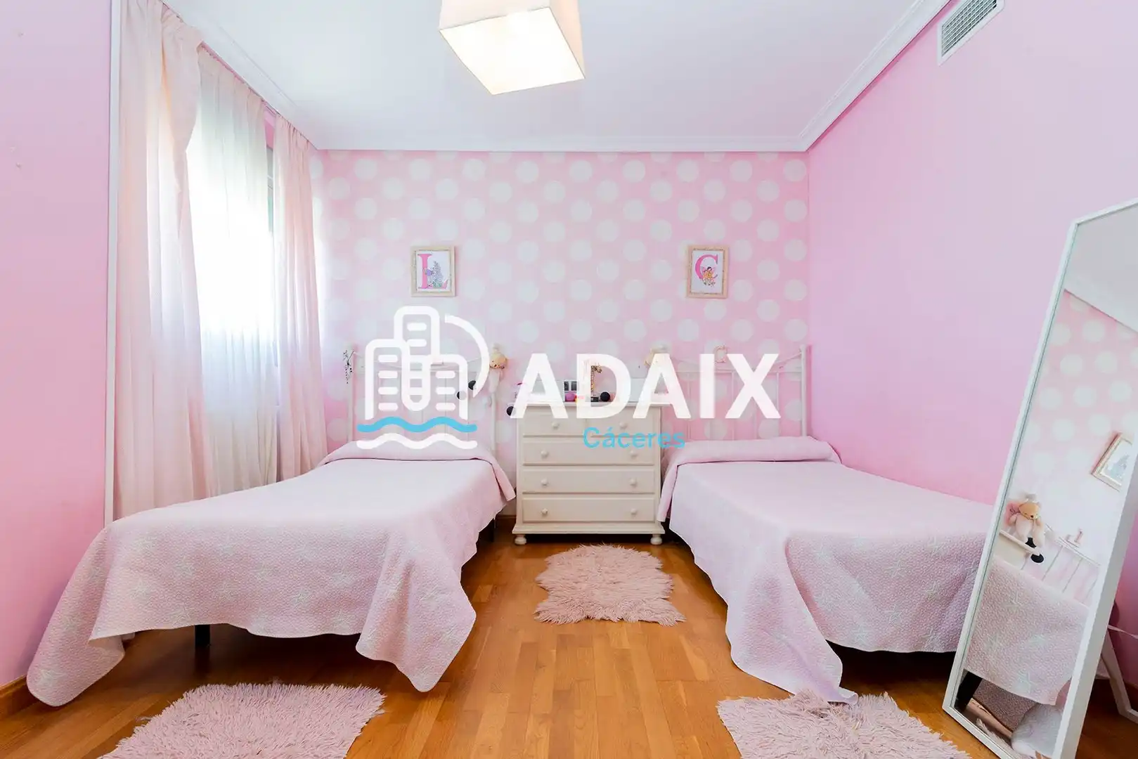 Habitación de Ático en venta en Cáceres con Aire acondicionado, Calefacción y Terraza