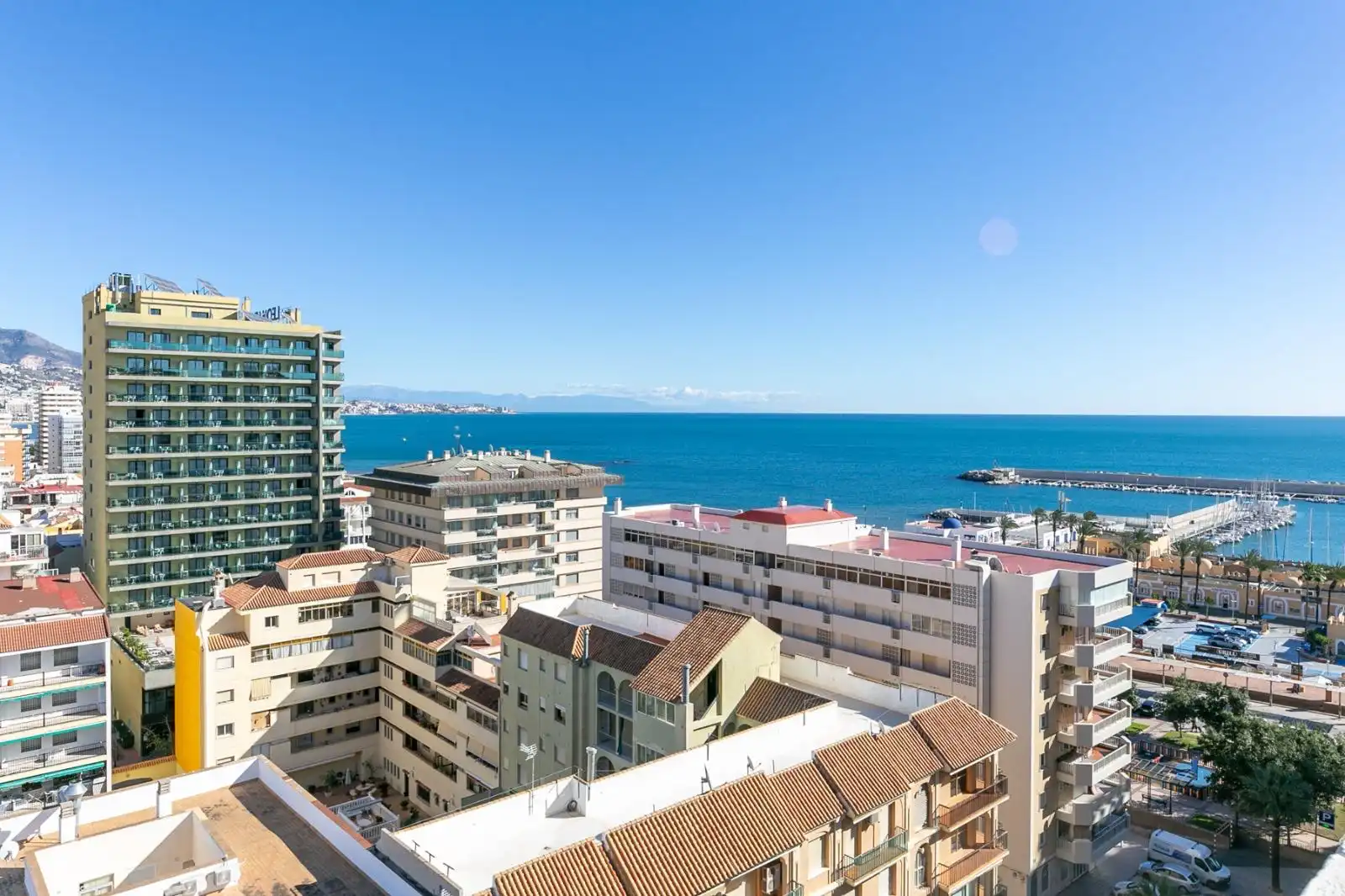 Außenansicht von Dachboden zur Miete in Fuengirola mit Klimaanlage, Heizung und Terrasse