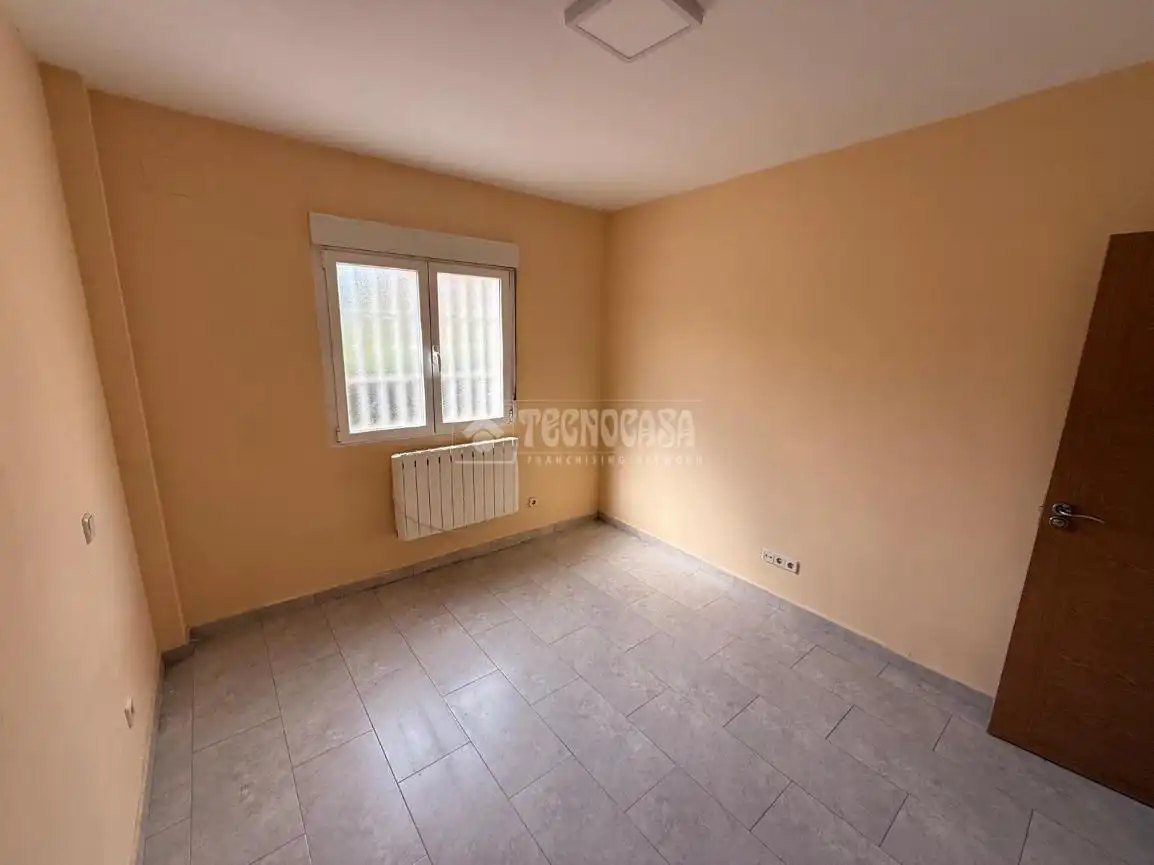 Habitación de Piso en venta en Madrid con Calefacción
