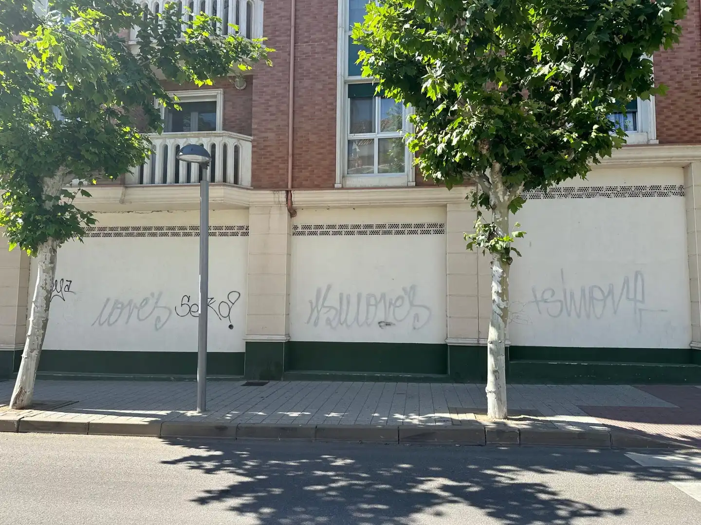Business premises for sale in Calle FRAGUA