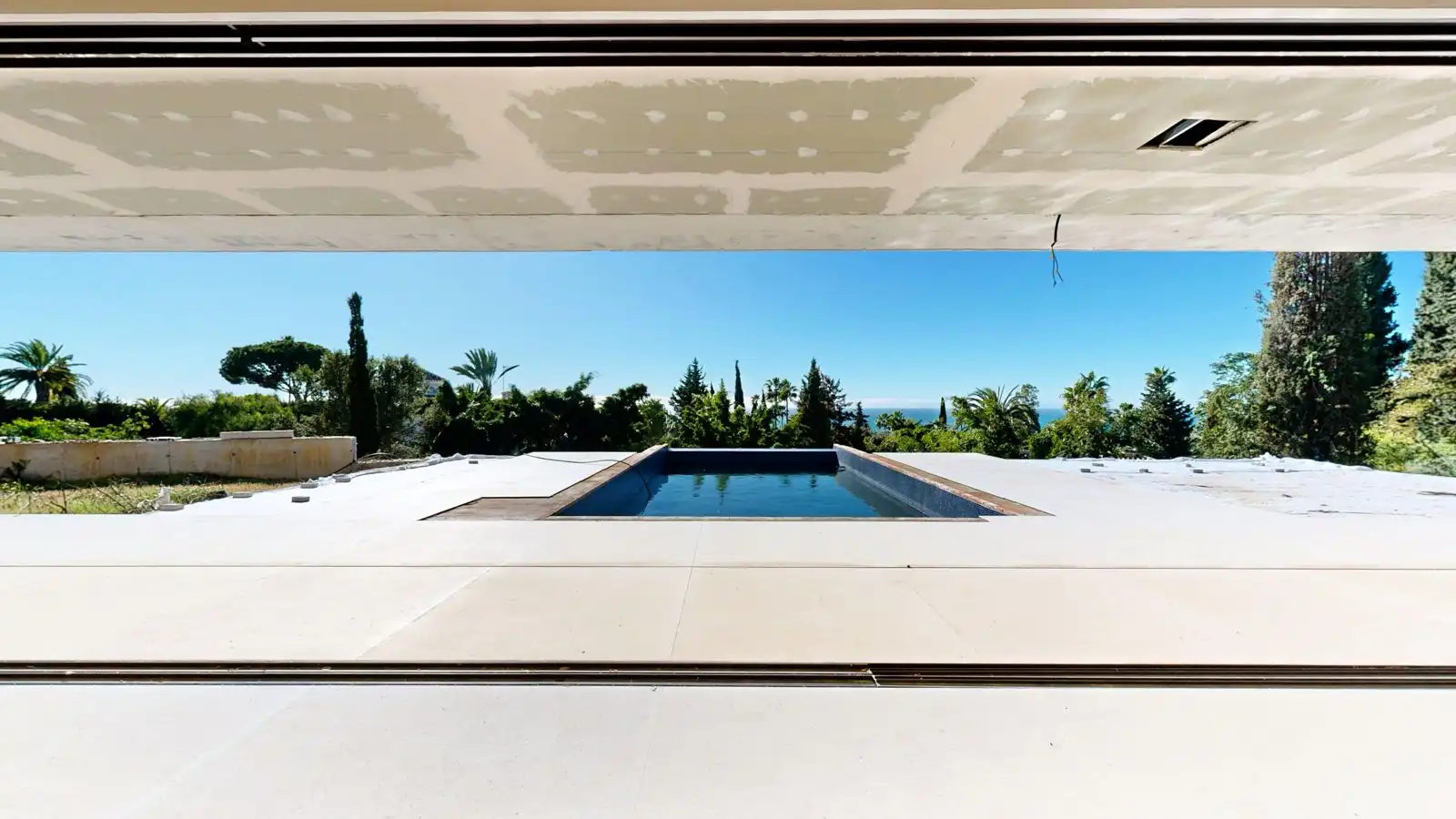 Chalet con piscina en venta en Elviria - Cabopino