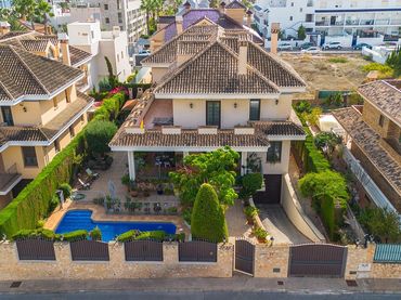Villa mit Balkon zum Verkauf in La Veleta - Torrevieja