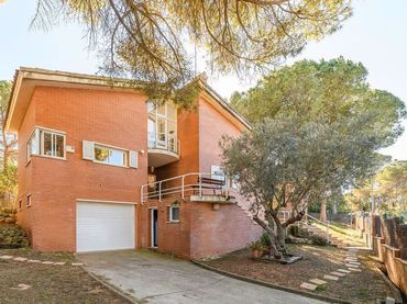 Casa con giardino in vendita a Begues