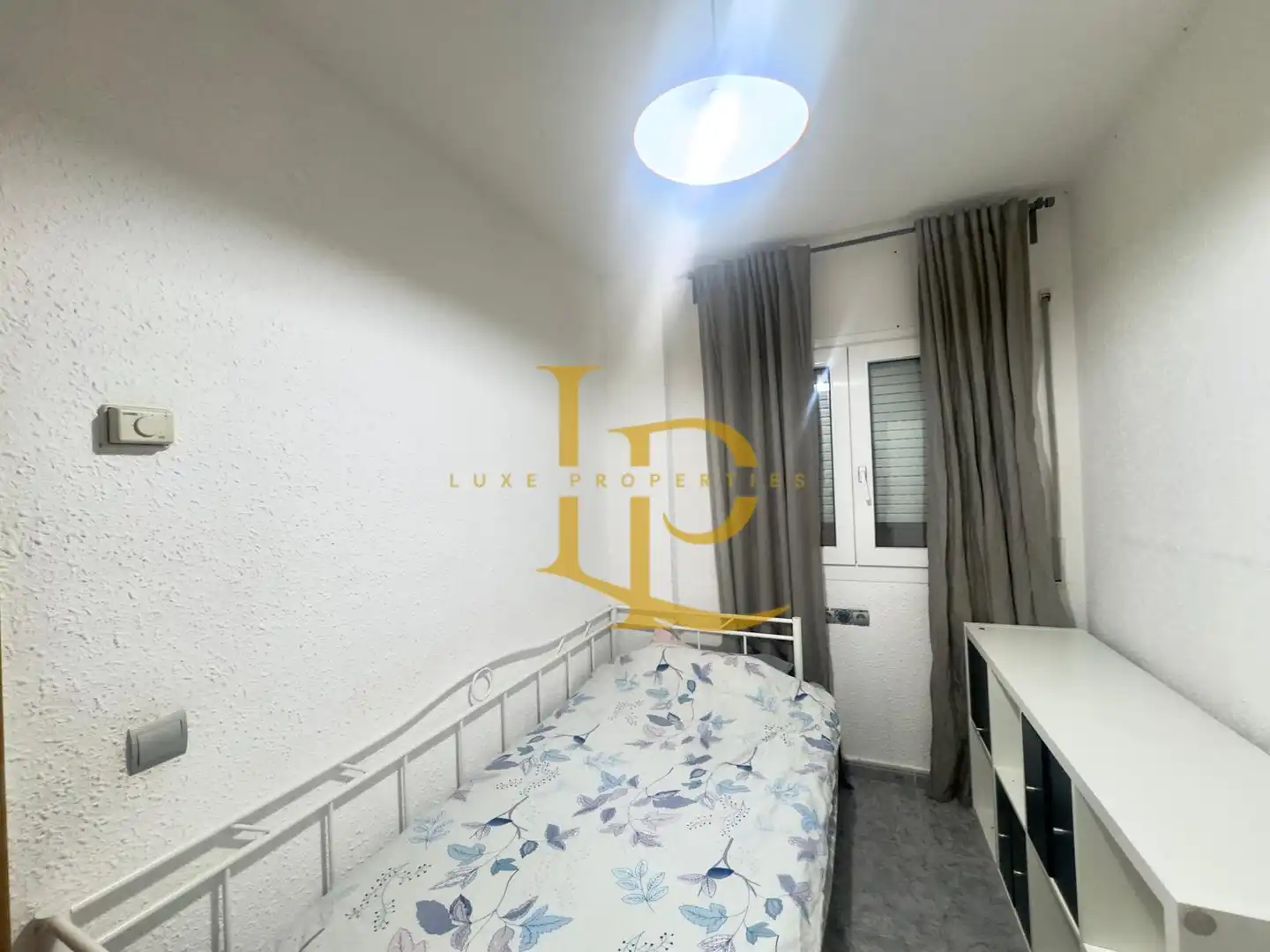Schlafzimmer von Wohnung zum Verkauf in Rubí mit Klimaanlage, Heizung und Möbliert