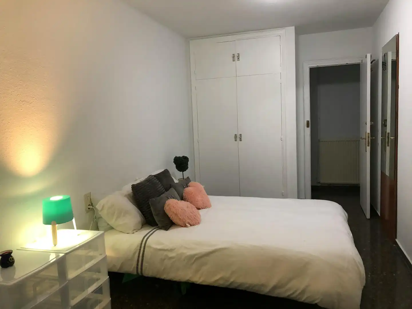 Bedroom of Flat for share in Valencia  with Heating, Washing machine and Internet