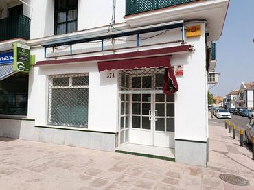 Locale commerciale in vendita a Calle san benito