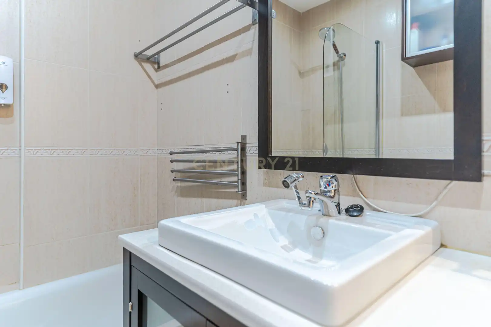 Bathroom of Flat for sale in Atarfe  with Storage room and Balcony
