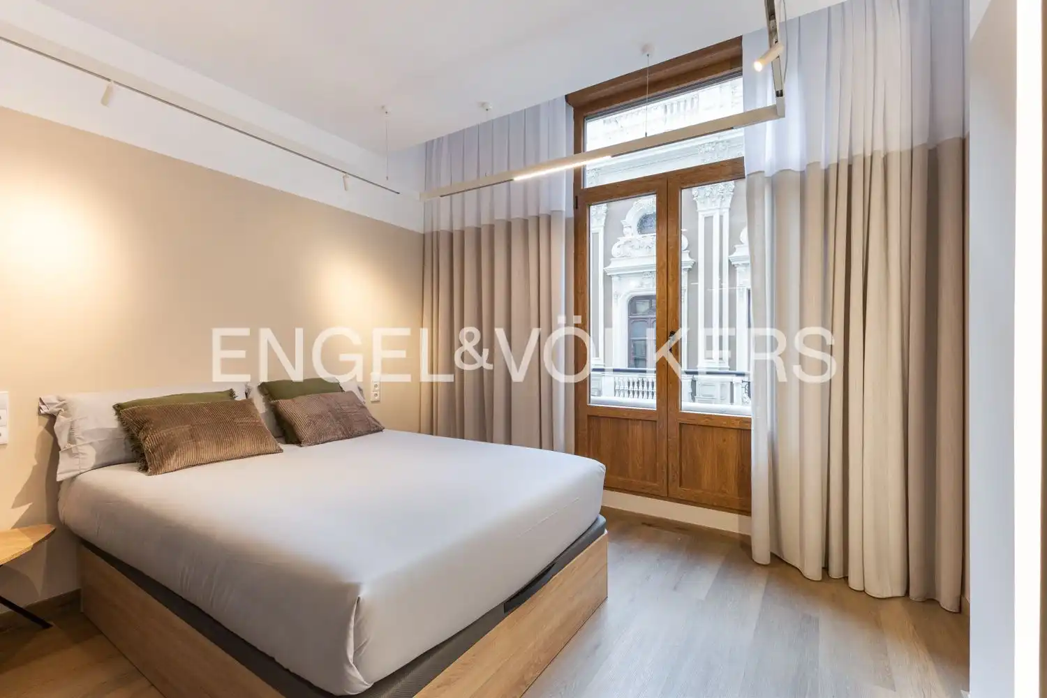 Bedroom of Flat for rent in Valencia  with Air Conditioner, Heating and Furnished