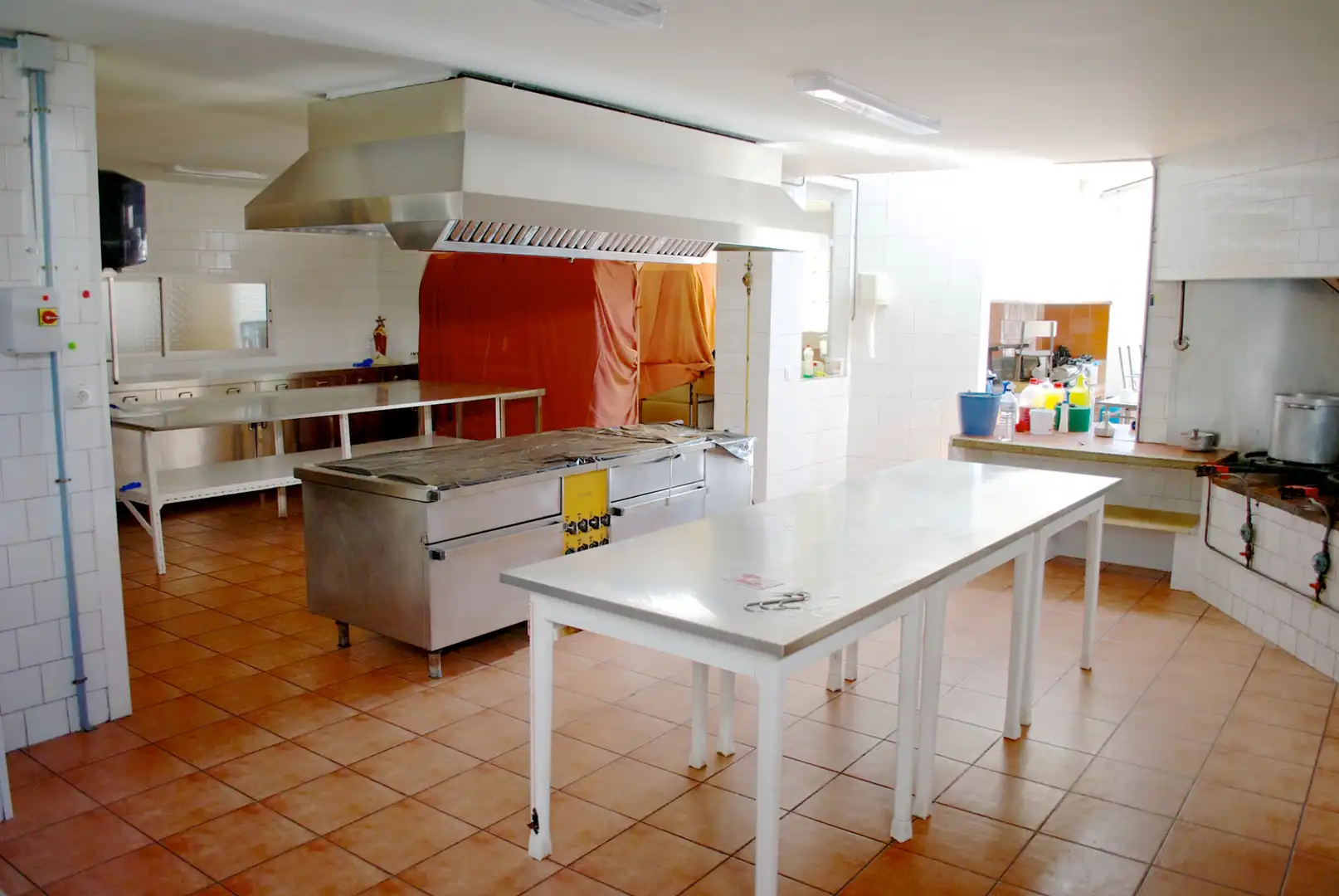 Cuina de Edifici en venda en Bejís amb Piscina comunitària
