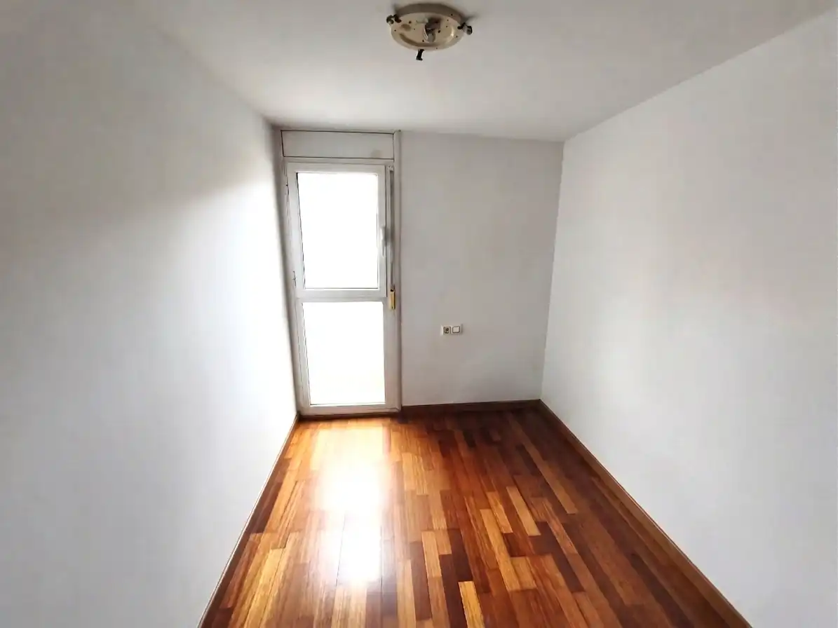 Bedroom of Office for rent in Girona  with Air Conditioner, Heating and Terrace