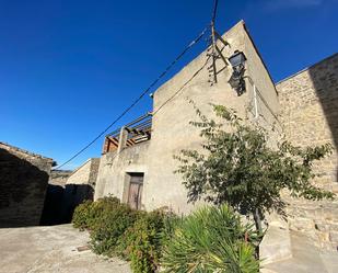 Vista exterior de Finca rústica en venda en Les Oluges amb Terrassa i Balcó