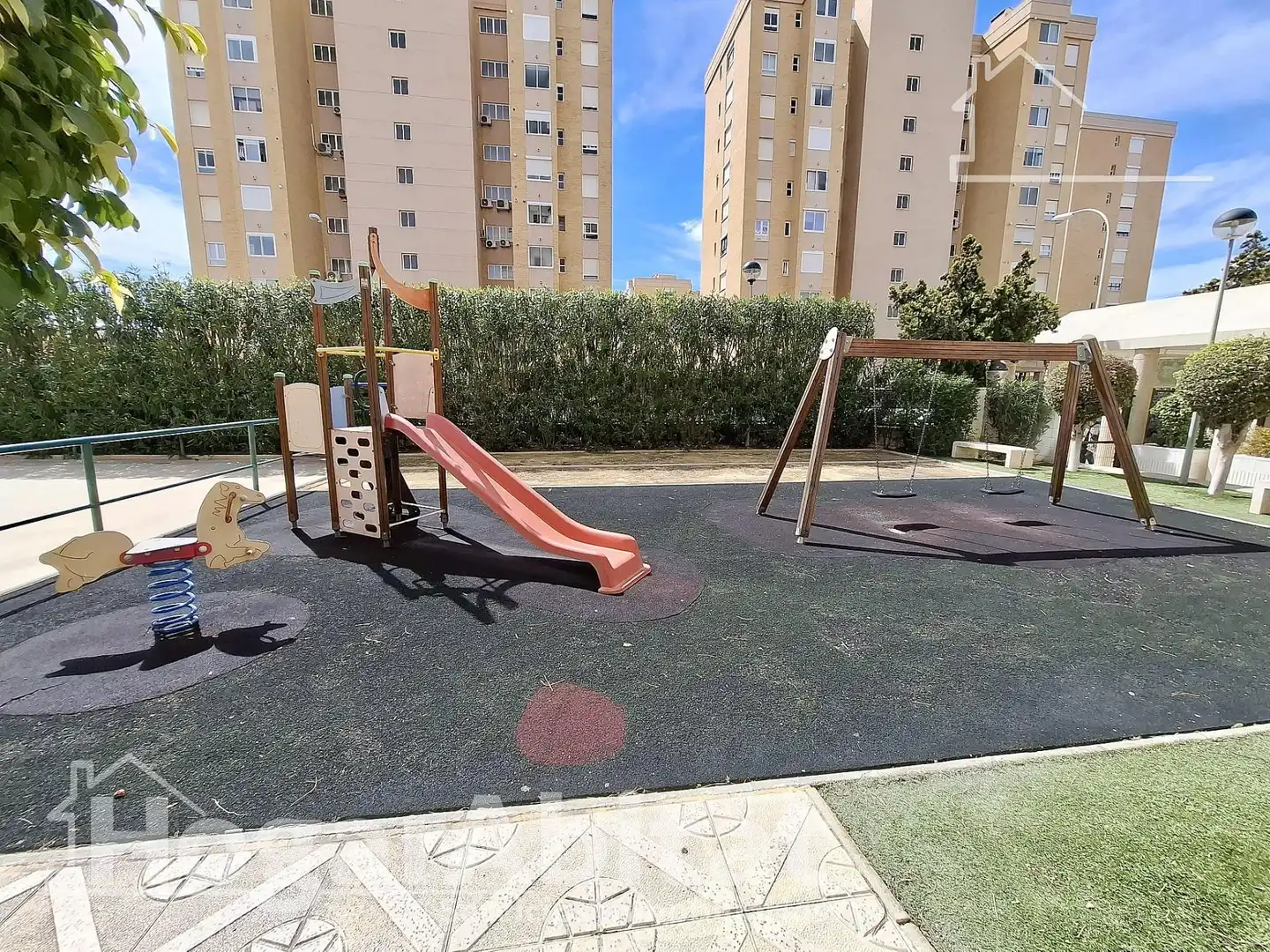 Aparcament de Àtic en venda en Alicante / Alacant amb Calefacció, Jardí privat i Terrassa