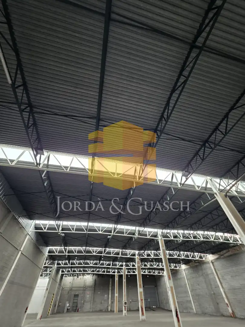 Industrial building with lift to rent in Carrer Química 30, imagen 6
