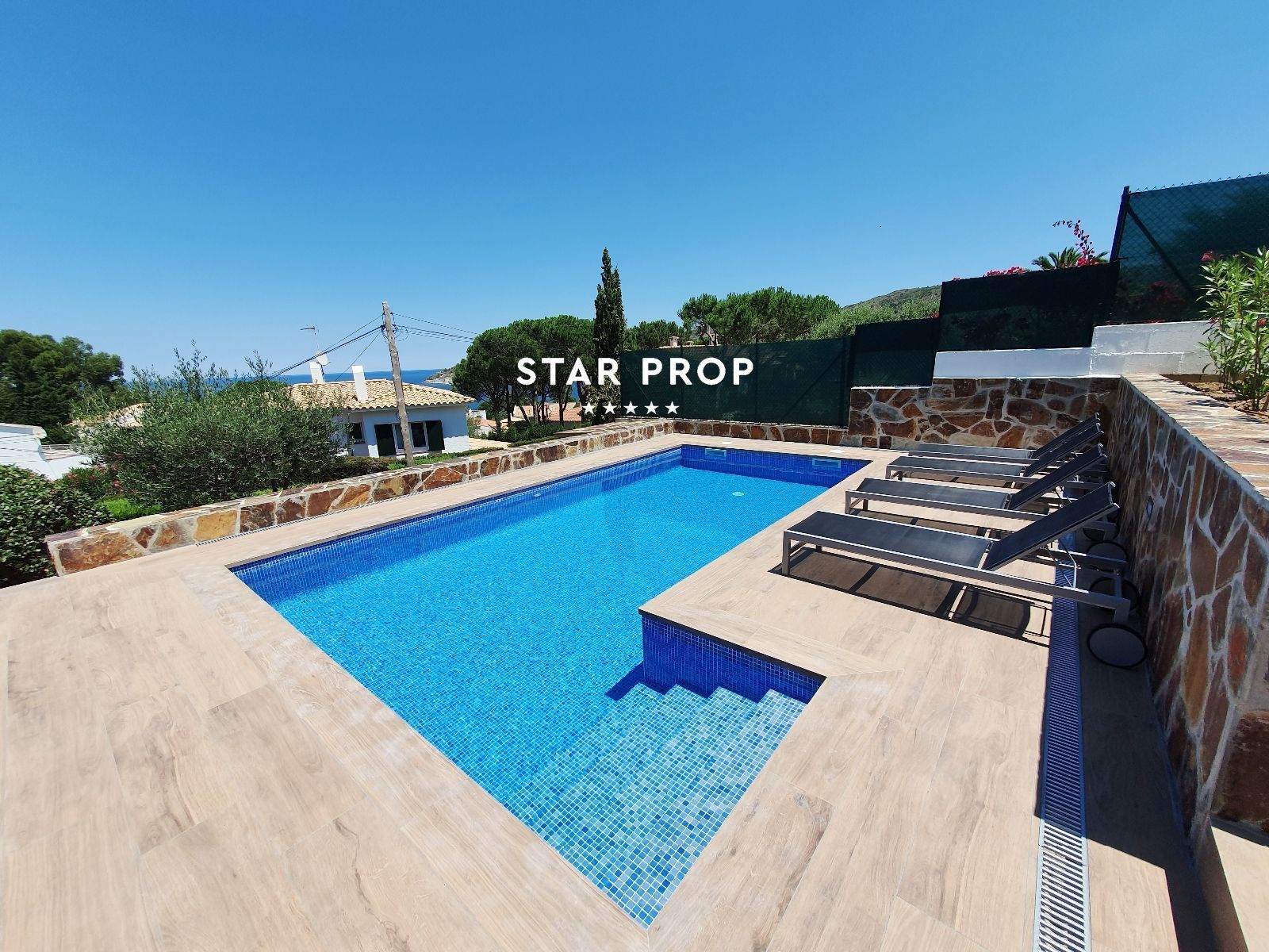 Exterior view of House or chalet for sale in El Port de la Selva  with Air Conditioner, Heating and Private garden