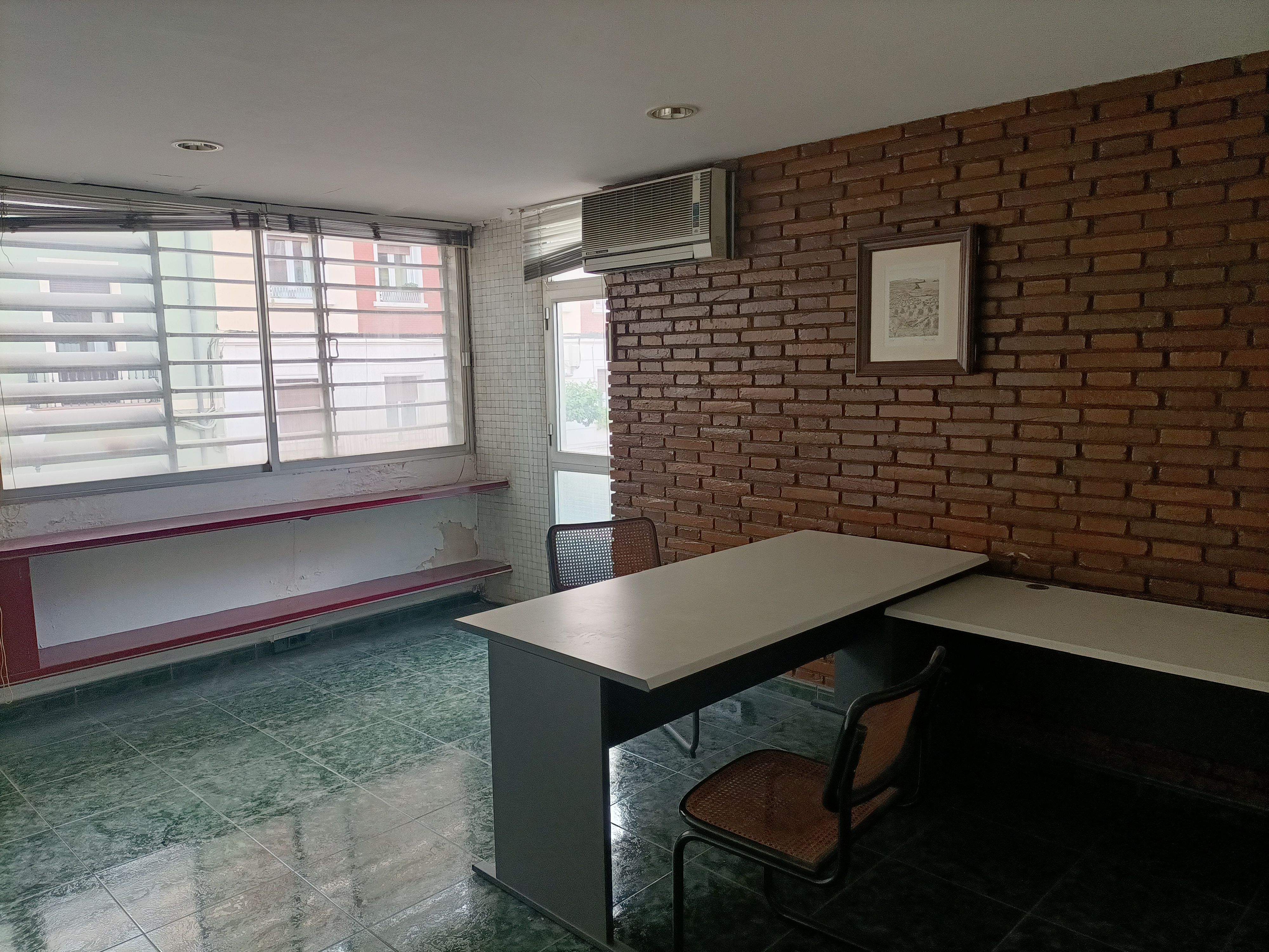 Office to rent in N/A, -1, Llevant